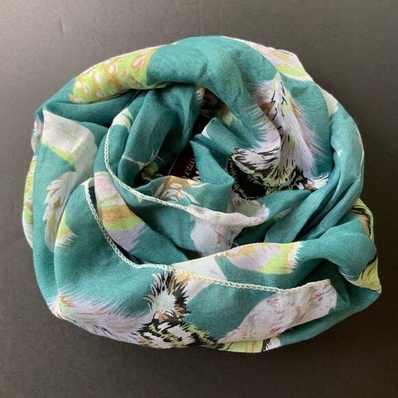 Feather pattern infinity scarf  - Picture 5 of 6